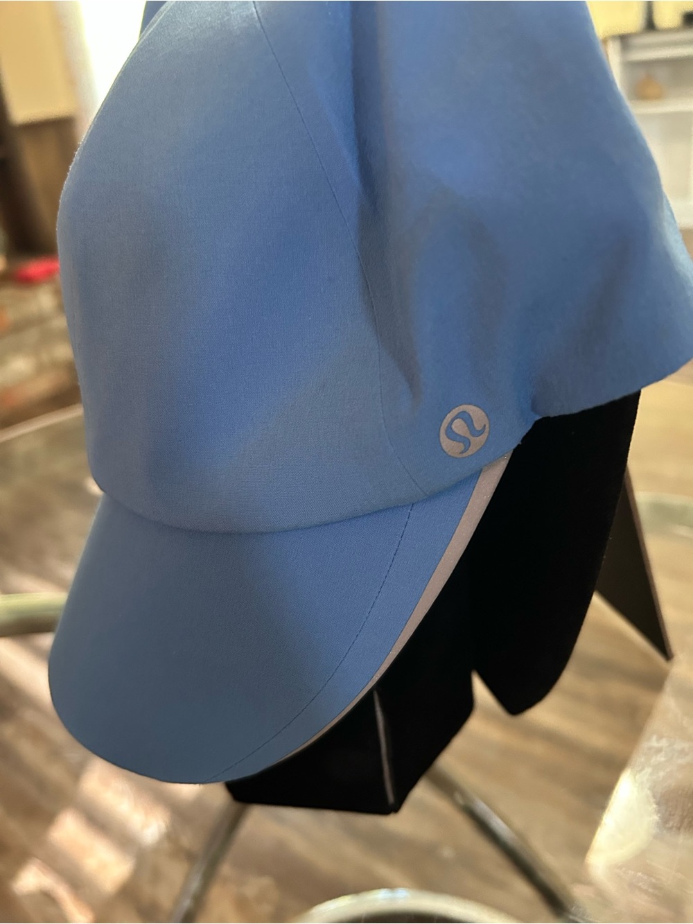 Light blue Lululemon running woman’s hat